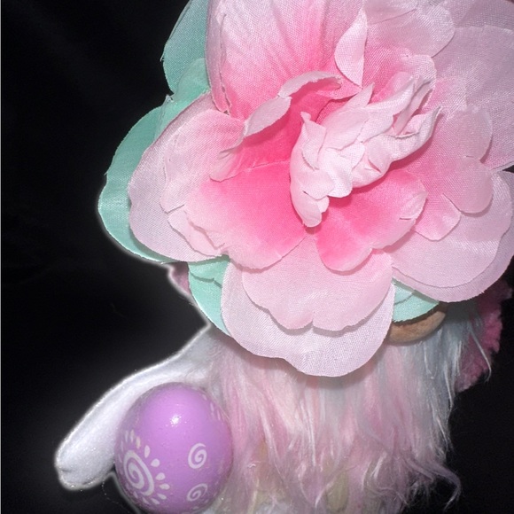 Handmade Easter Gnome, 14”, not a toy, display only - Picture 5 of 6